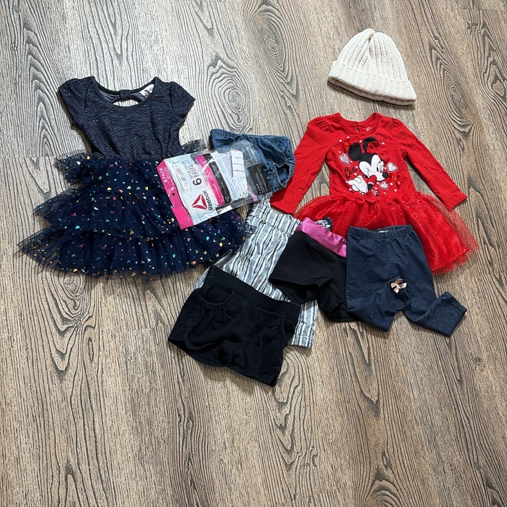 2T years girl clothes bundle Size 2T years